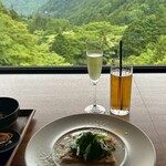 バーホテル 箱根香山 - 
