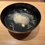 302870468 - お椀、新蓮根と帆立のつみれ、潤菜、柚子の花 