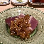 鮨 はしもと - 初鰹 （うるい/新玉葱/エシャロット)