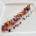 前菜：ライムと新生姜の香る蛸のカルパッチョ　グレープフルーツと燻製トマトのヴィネグレット