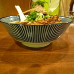 雨は、やさしく - ここの丼はこんな感じ