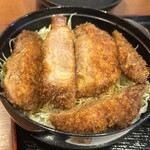 とんかつ ソースかつ丼 きらく - ボリュームがあります♪