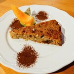 洋食屋 FUKU - ドライ無花果とクルミのケーキ（バジマ）