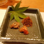 じどりや 穏座 - 琵琶湖産オンリーの　ゴリ・海老豆・たてぼし
      