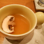 じどりや 穏座 - 鶏と山形産マッシュルームのコンソメスープ