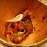 じどりや 穏座 - 雌モモ肉の唐揚げ　ユーリーソース
      