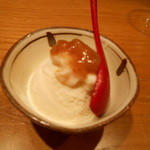 じどりや 穏座 - バニラのドライフルーツマンゴーと栗東いちじくのピューレ添え