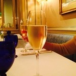 イル・テアトロ - 2014/08 奥：グラス ローランペリエ、手前：ノンアルコール