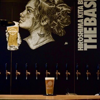 自社製造のものを中心にバラエティ豊かなクラフトビールを満喫