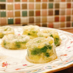 小料理とおばんざい 花かりん - ｢選べるおつまみ3種盛り」の｢ねぎとチーズのくるくる」