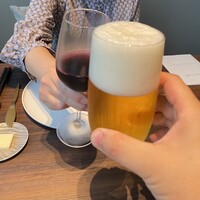 炅 - 妻の飲み物はワインに見えるけど葡萄ジュース