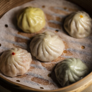 薄皮の小籠包が当店の看板メニュー