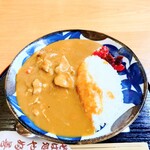 やぶ善 - 絶妙なスパイスがクセになる、幸せの黄色いカレー。