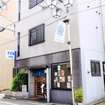 やぶ善 - この先を徒歩5分で西新宿ですが、"不動通り商店街"は渋谷区です。