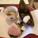 郷土料理 ぶな - 先付け　蕗の胡麻和え、ホタルイカの旨煮、鴨のロース