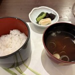 郷土料理 ぶな - 新笠んコシヒカリご飯にお味噌汁、香の物