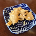 蕎麦藍 - お通しは蕎麦の揚げたやつ