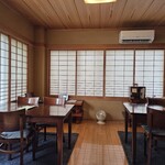 蕎麦藍 - 小上がりにテーブルです。