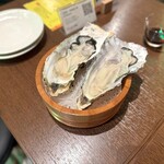 大衆音楽酒場WAKASU - 新鮮生牡蠣の風呂桶盛り