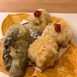 ひろ作 - 初夏の天ぷら盛り合わせさんでーす。③