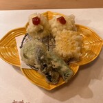 ひろ作 - 初夏の天ぷら盛り合わせさんでーす。①