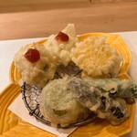 ひろ作 - 初夏の天ぷら盛り合わせさんでーす。④