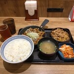 吉野家 - 定食（牛皿・牛カルビ定食）、キムチ