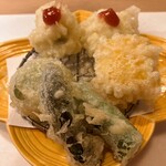 ひろ作 - 初夏の天ぷら盛り合わせさんでーす。②