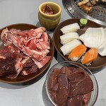 すたみな太郎 PREMIUM BUFFET - 料理写真:牛ロースとレバーをたくさん食べました