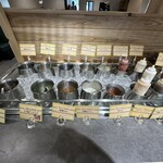 すたみな太郎 PREMIUM BUFFET - タレ、薬味、ドレッシングコーナー