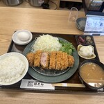 厚切りとんかつ 厚とん - 