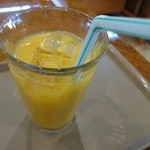 カフェテラス - 何故旅先のものは美味しいのか？ｵﾚﾝｼﾞｼﾞｭｰｽ