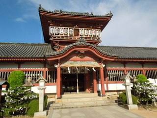 Gomafukudou - お店の近くにある伊佐爾波神社