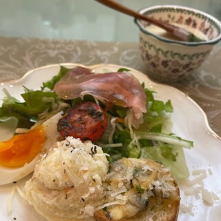 Cafe & Kitchenbar 凛花_0