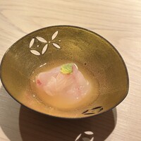 鮨 由う - 