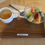 フルーツピークス 福島西店 - スープ、サラダ