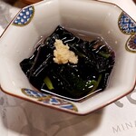 酒と食遊人 みなと - 金時草酢の物