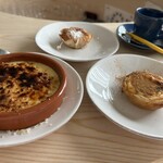 MAR DE PORTUGAL  - 左から、プリン、白豆、エッグタルト。白豆タルトの皮っぽいのはタルト生地なので食べられる
