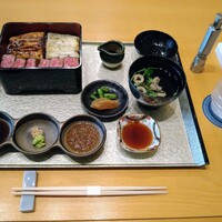 うなぎ 海雲 - 宮崎牛ステーキと国産うなぎ相盛り重