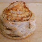 ハタダベーカリー - シナモンロール
