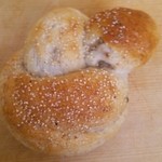 ハタダベーカリー - クルミオレンジ      160円