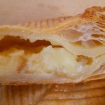 ハタダベーカリー - レモンパイ……断面