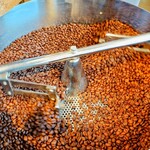 山羊コーヒー - お店のコーヒー焙煎機