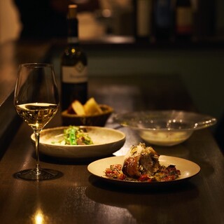 四季折々の食材を活かした料理を、おまかせコースで堪能