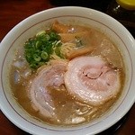 頑固麺 - 鶏豚骨ラーメン