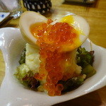 フィッシュ オン ディッシュ ロリー - ポテトサラダ~半熟煮玉子といくらのせ￥580