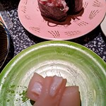 回転寿司 根室 花まる - ネギトロ軍艦と2階建てホタテ