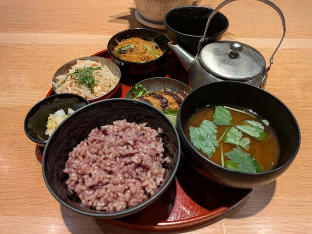 24/7 cafe apartment Umeda