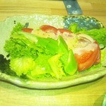 灯ダイニング 襟一 - トマトとおくらのサラダ