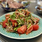 館山美食倶楽部 - ★老虎菜★ウイグルサラダ（トマト、パクチー、紫玉葱、きゅうり、パプリカ、赤唐辛子）